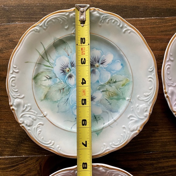 Set of 4 hand painted floral plates Wawel Poland artist signed - Picture 2 of 11